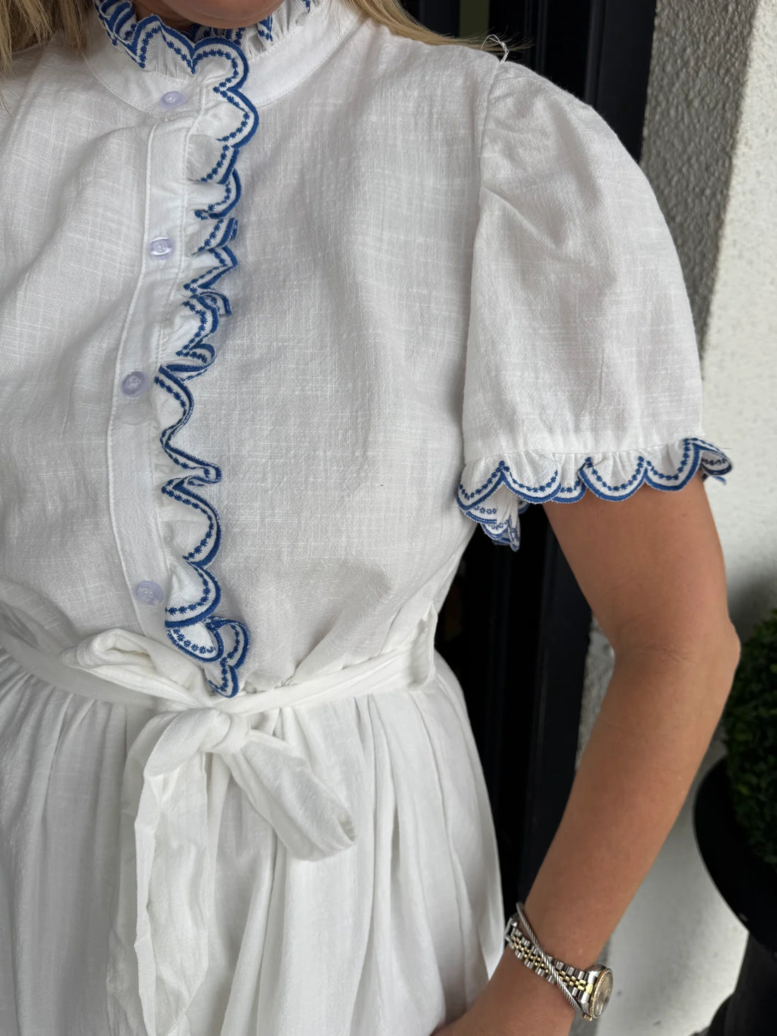 Women's Scallop Detail Tie Waist Maxi Dress