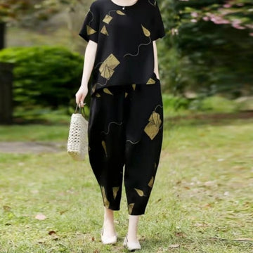 Women’s Printed Short-Sleeved Top & Cropped Pants Set