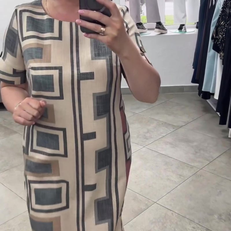 Casual Women's Dress With Short Sleeve And Round Neckline