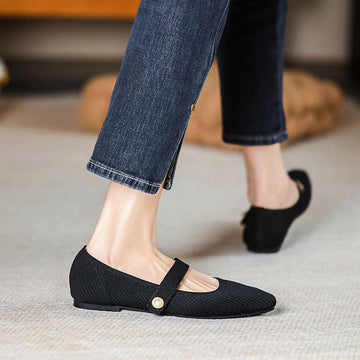 Breathable Orthopedic Shoes With a Low Heel And Correction Function
