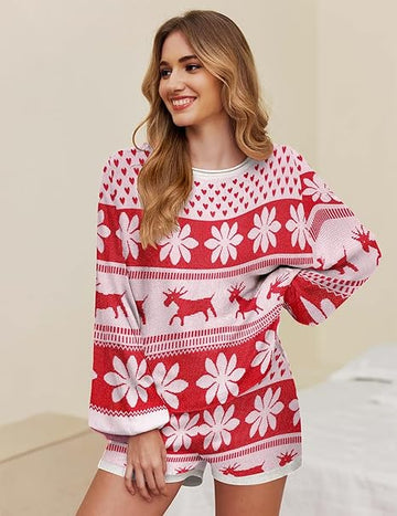 Christmas Deer Comfortable Two-Piece Set - Long-Sleeve Top and Shorts