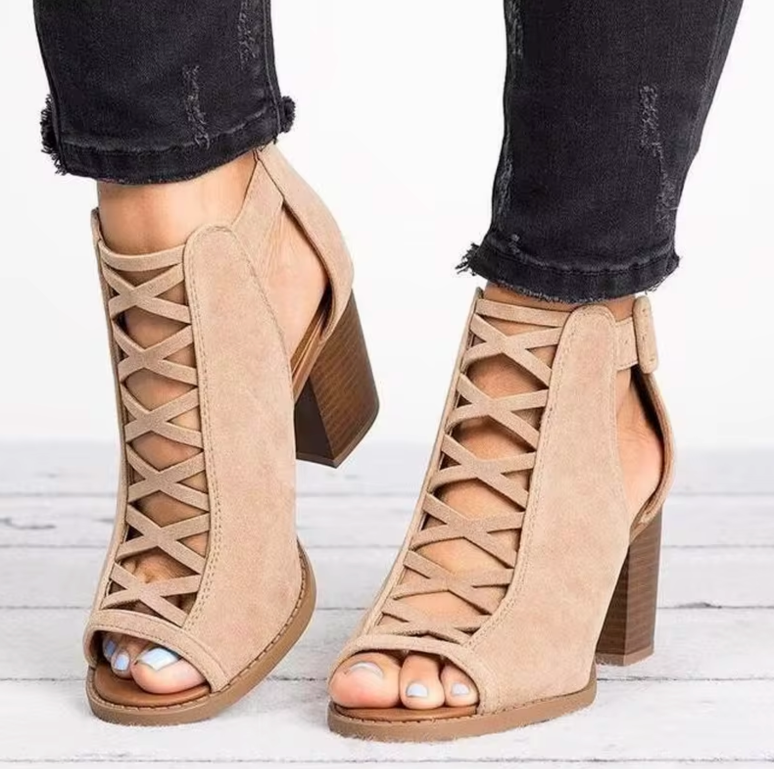 Stylish Lace-up Sandals