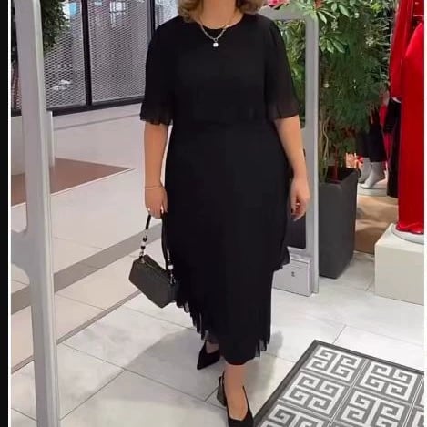 Solid Color Dress Crewneck Midi With Five Quarter Sleeves