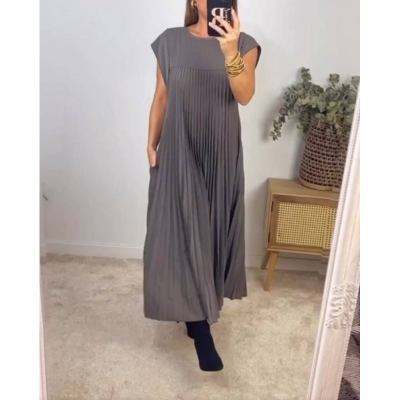 Elegant Fashion Round Neck Sleeveless Pleated Long Dress