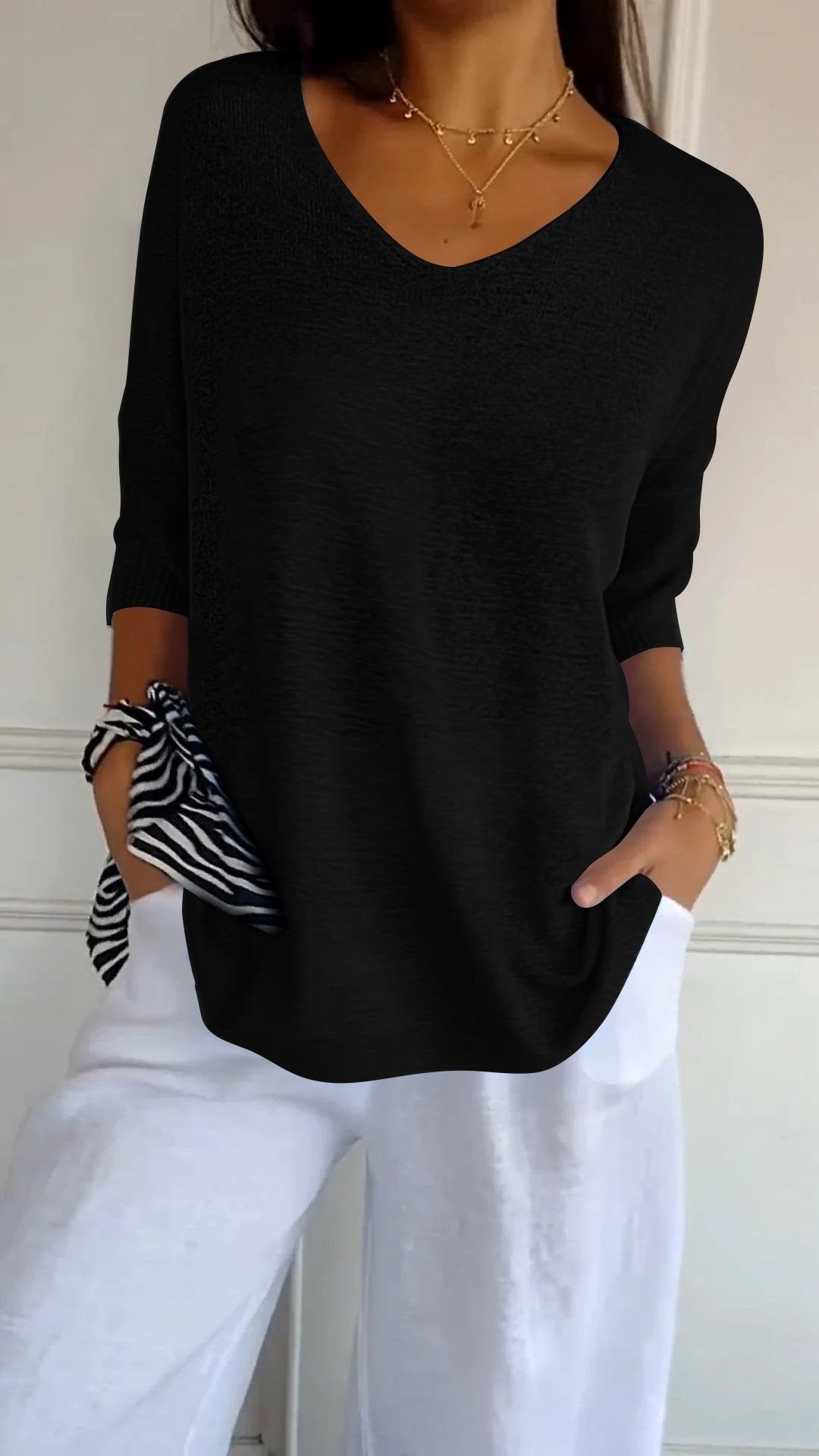 Solid V-neck Knitted Top