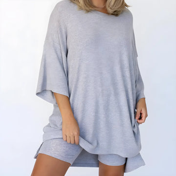 Summer Casual Outfit Oversize T-shirt and Elastic Shorts