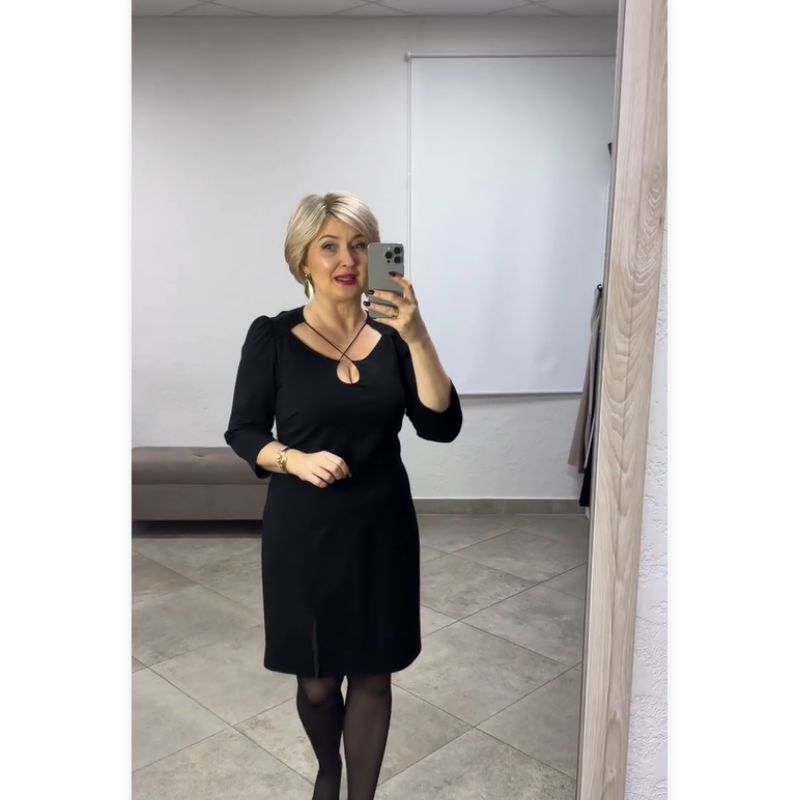 Woman's Comfortable Solid Color Midi Dress